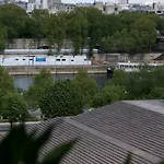Seine Front Room / Lib. F.Mitterrand